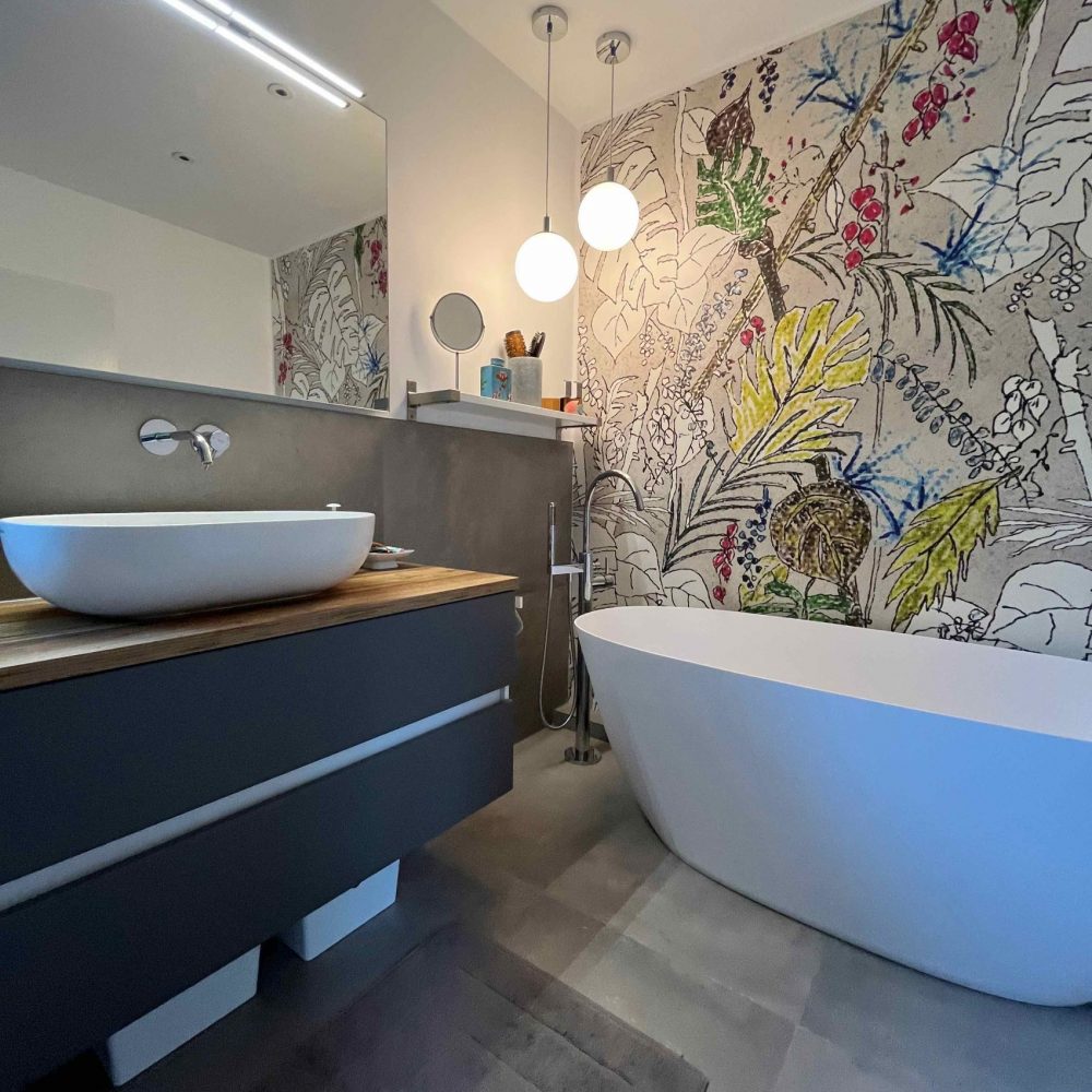 Badsanierung im OG mit freistehender Badewanne im Raum Hude 7